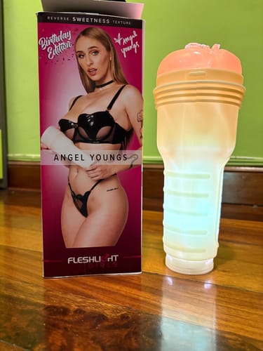 Customer photo review of Angel Youngs Birthday Cake Edition Fleshlight