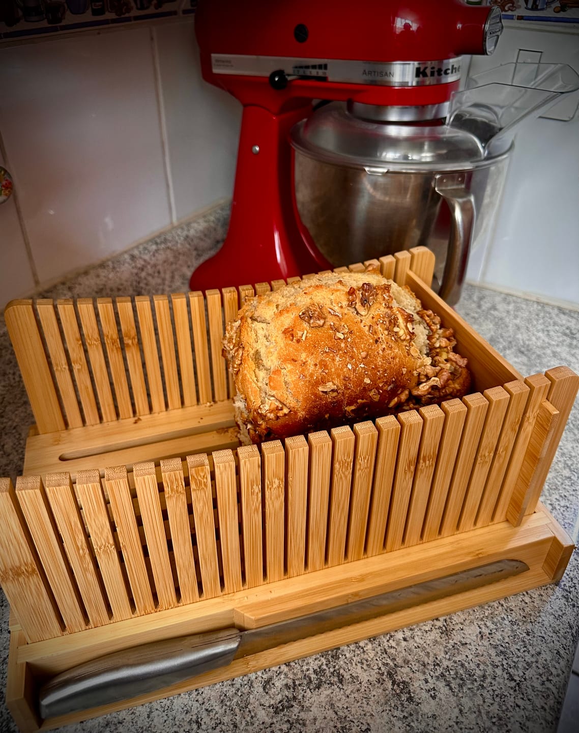 Customer photo review of Cortador de Pan de Bambú de Lujo con Cuchillo para Pan
