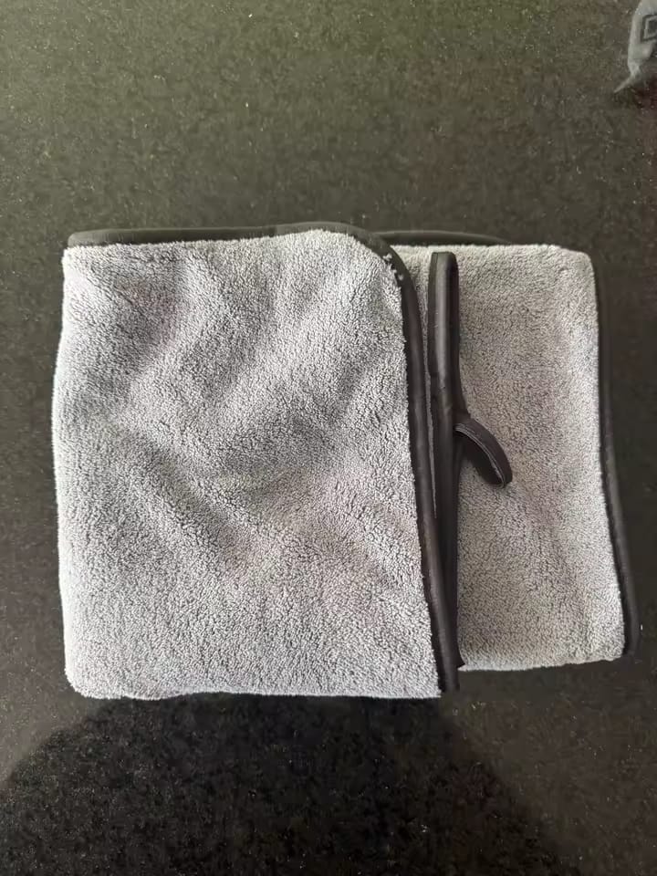Customer photo review of Ultra Drying Towel XXL – Extra Thick & Ultra Absorbent Premium Microfiber