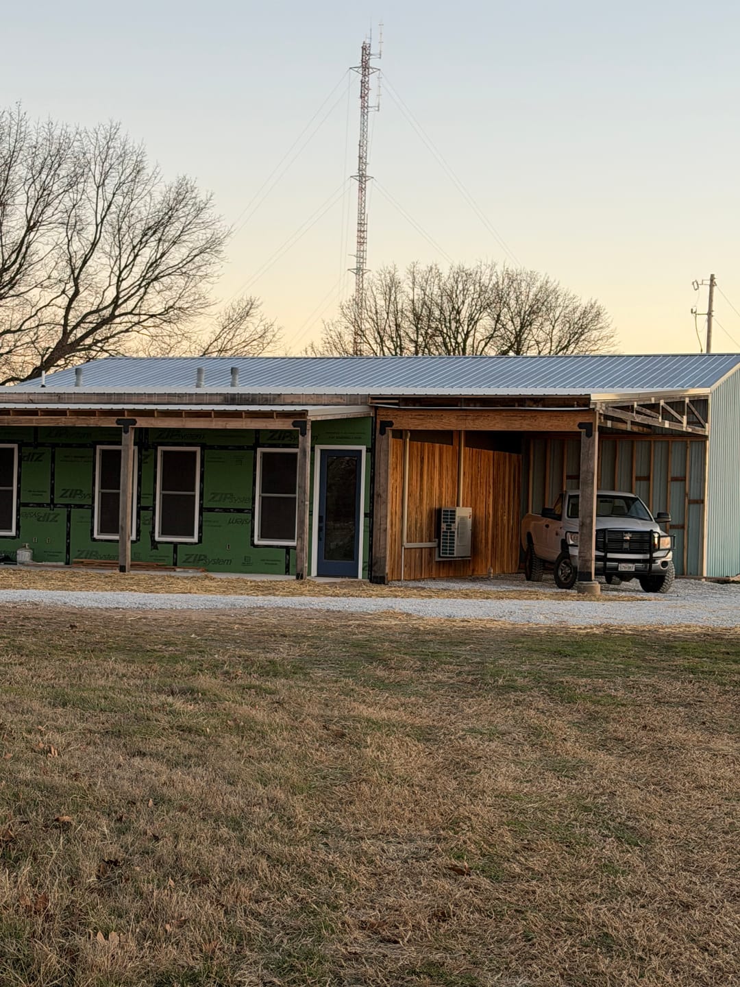 Customer photo review of IVENT ROTO OBLONG - Kitchen and Bathroom Exhaust Vent for Metal Exposed Fasteners Roofing with RIB profile 3/4" high.