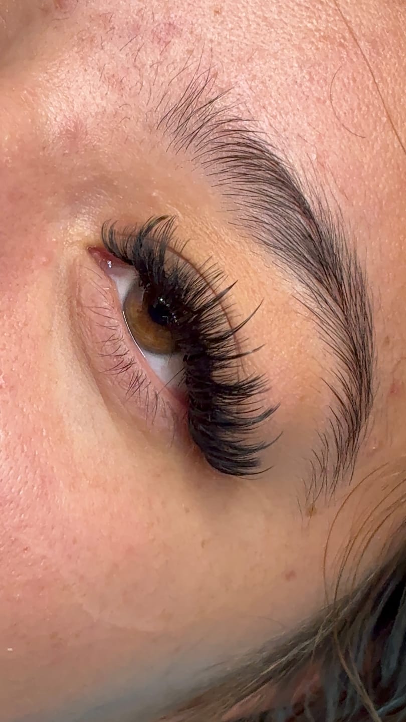 Customer photo review of Cashmere Lashes - J & B Curl