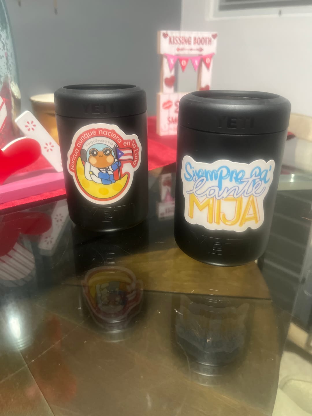 Customer photo review of Siempre pa' lante mija (Sticker Laminado)