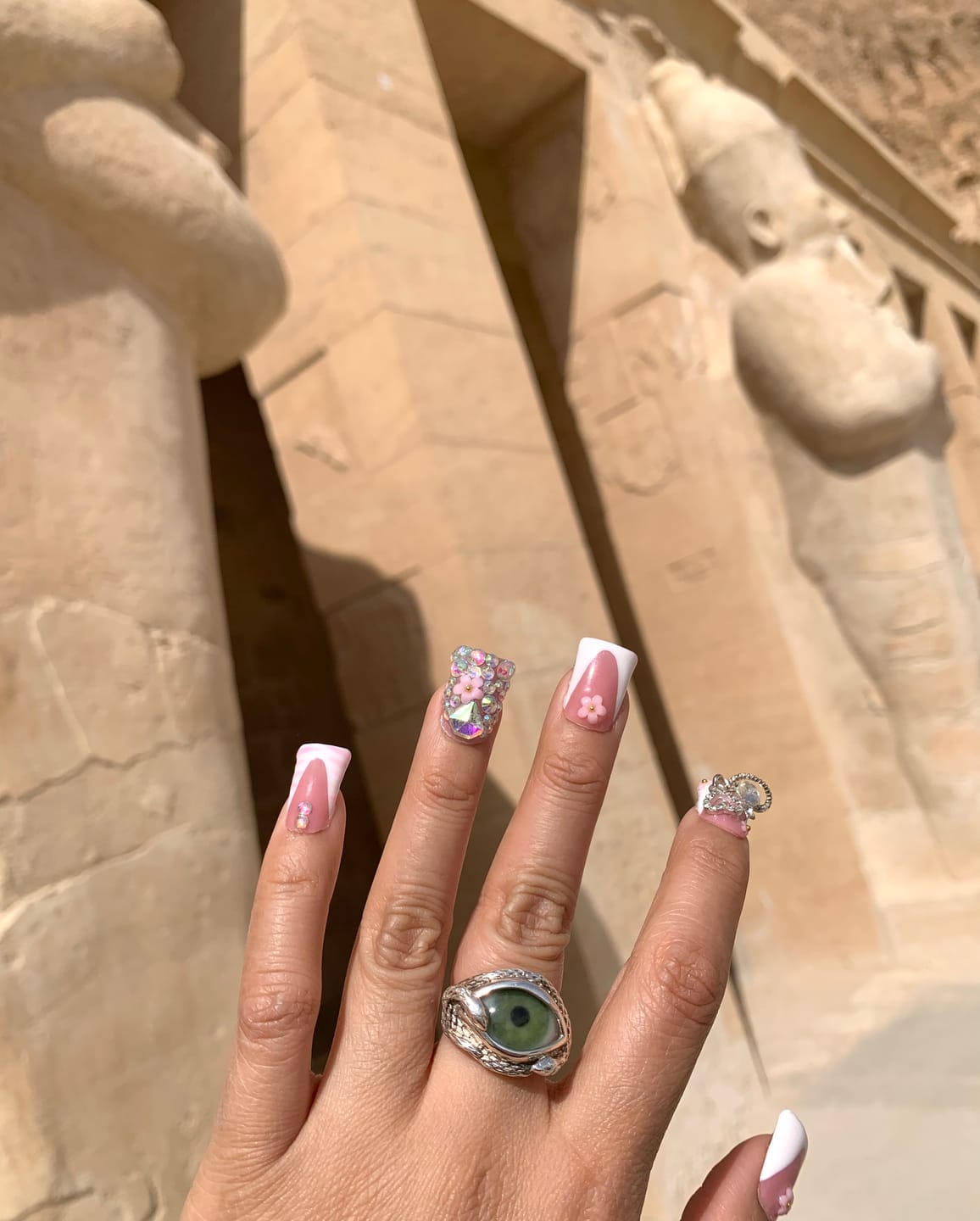 Customer photo review of Ojo De Medusa Hand Painted Eye Ring - sz 6.75