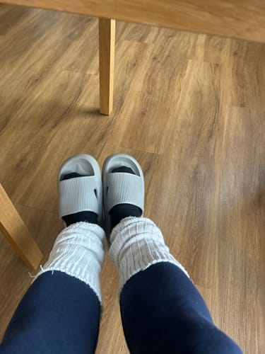 Customer photo review of HappyFlops