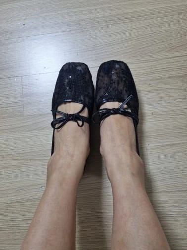 Customer photo review of Joan Mesh Ballet Flats