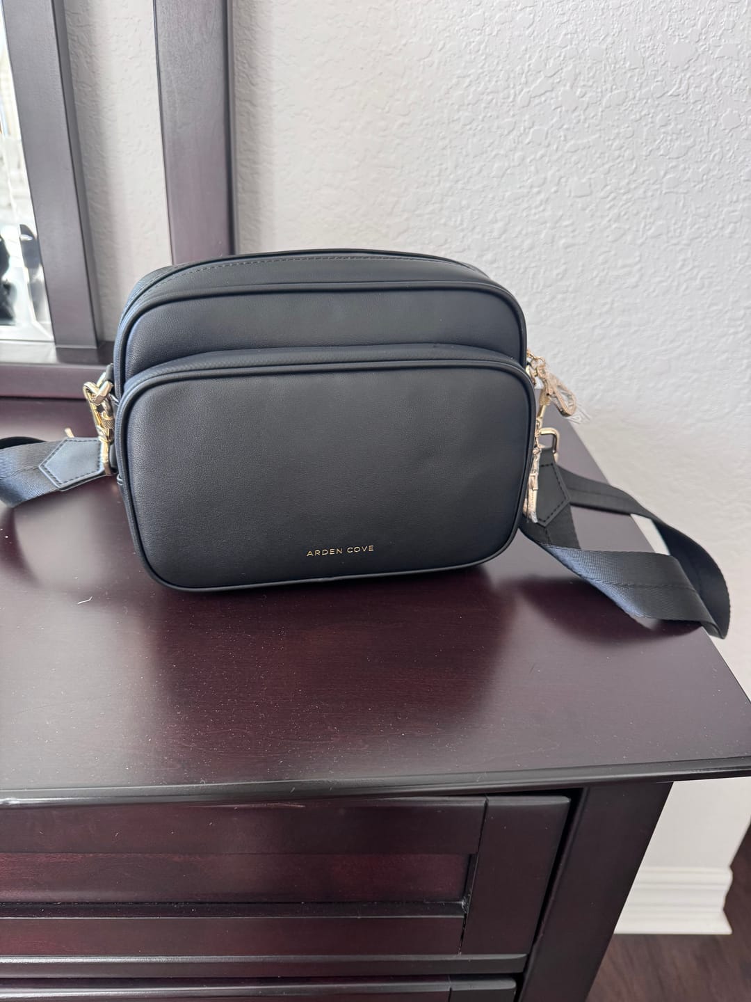 Customer photo review of Verona Crossbody With Slash-Resistant Locking Clasp Straps