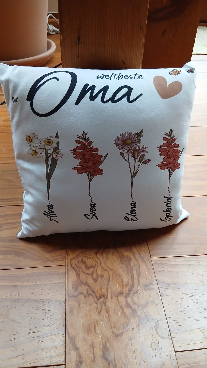 Customer photo review of Personalisiertes Kissen - "Weltbeste Oma | Blumen"