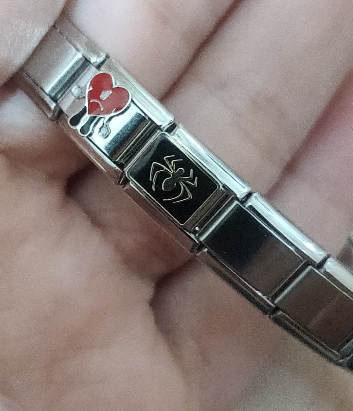 Customer photo review of Charm Araña