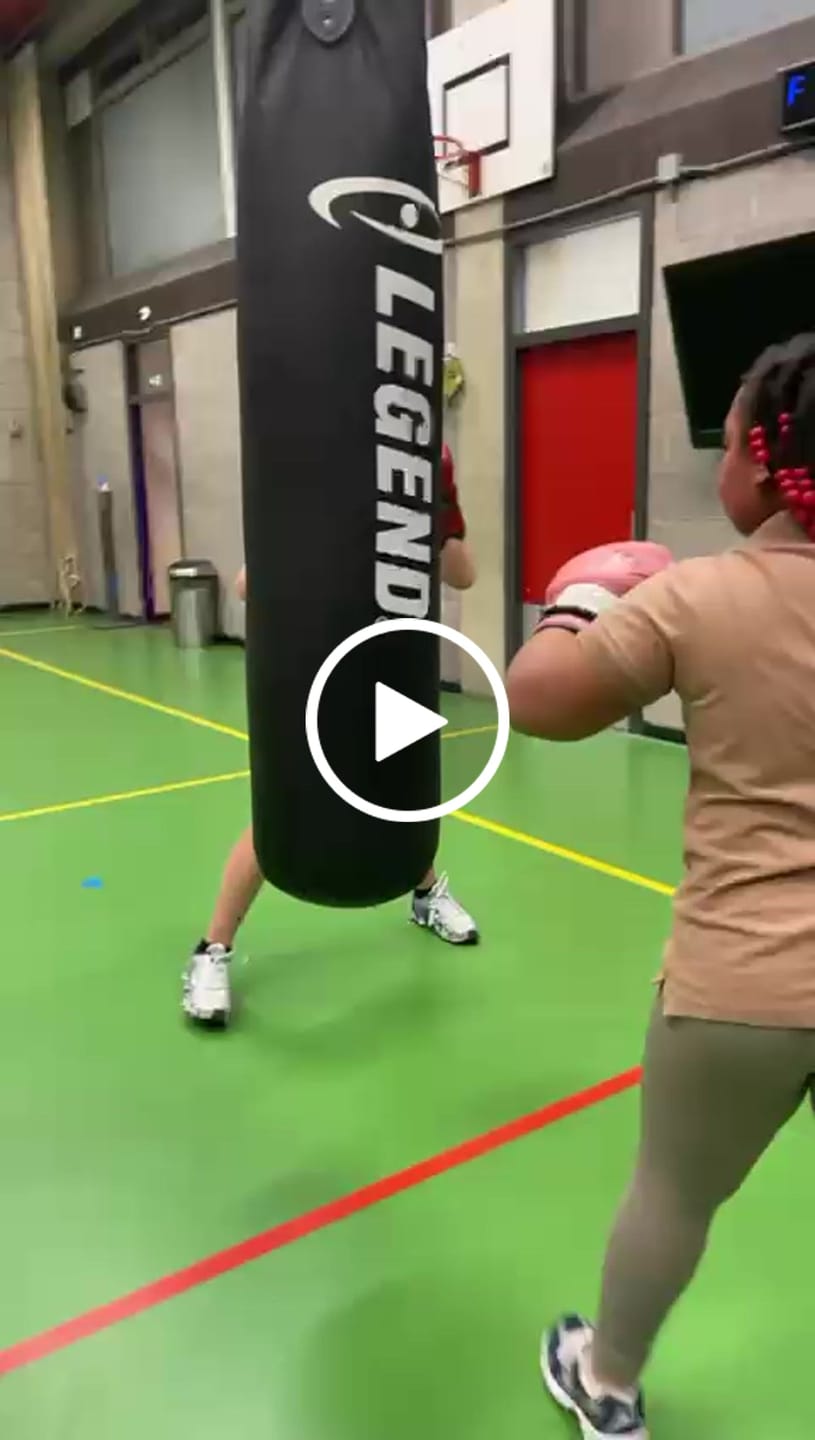 Customer video review of Meisjes bokshandschoenen XPRT Fantasy V2 Fight Girl