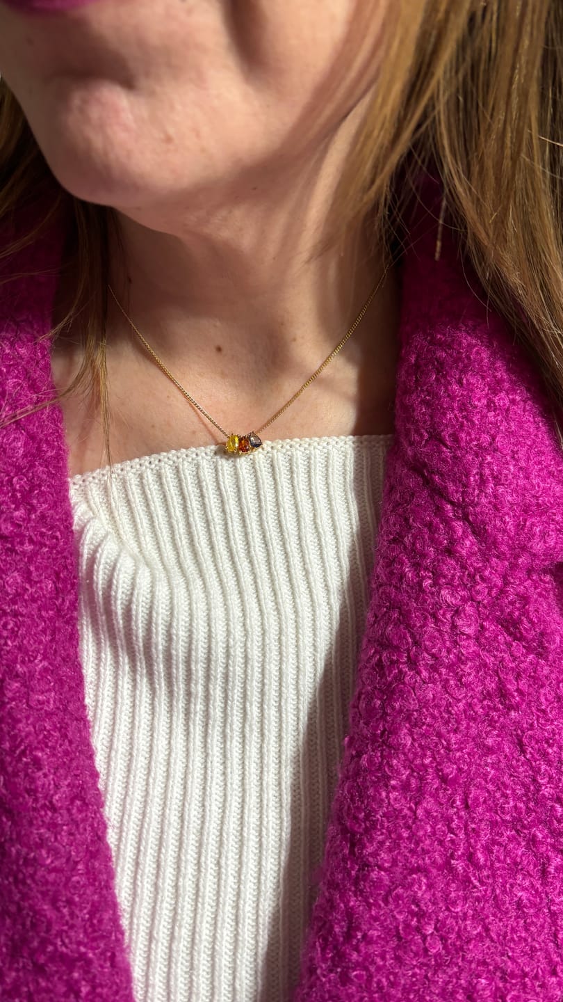 Customer photo review of Personaliza Tu Collar Birthstone Gota Dorado