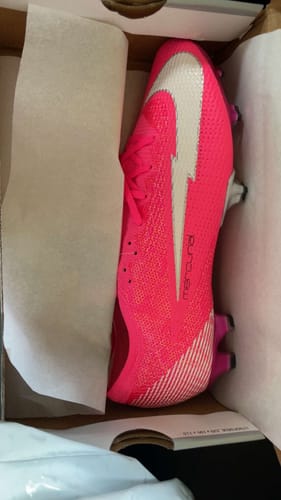 Customer photo review of VAPOR 13 ELITE FG MBAPPÉ ROSA - ROSE/BLANC/ARGENT