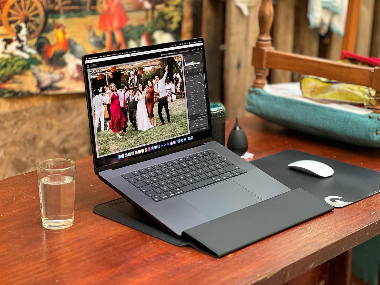 Customer photo review of Funda Notebook Smart Workstation
