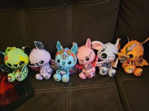 Customer photo review of Batties Plush Pendant Blind Box