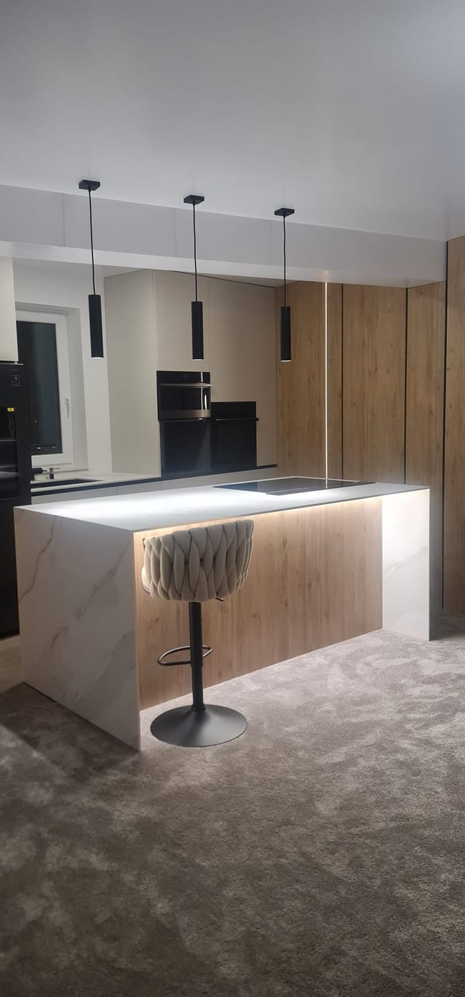 Customer photo review of Scaun bar H125, bej - Nea 25, stofa clasica/otel, 53x54x90/105 cm