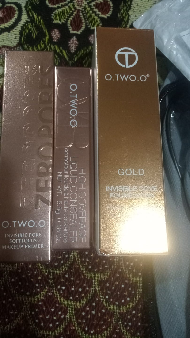 Customer photo review of O.TWO.O SKIN SECRET ZERO PORES PRIMER