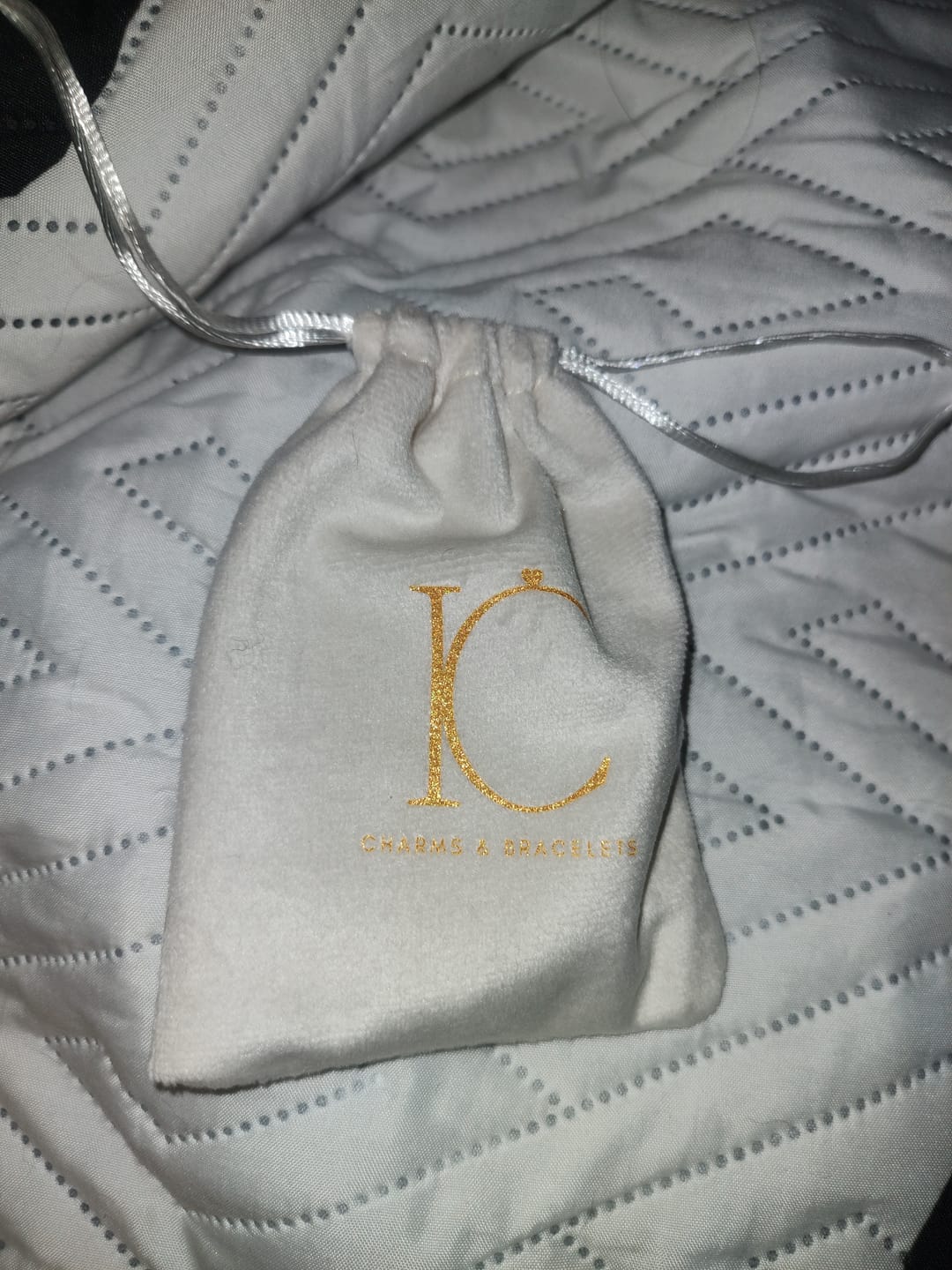 Customer photo review of Bolsa de Terciopelo