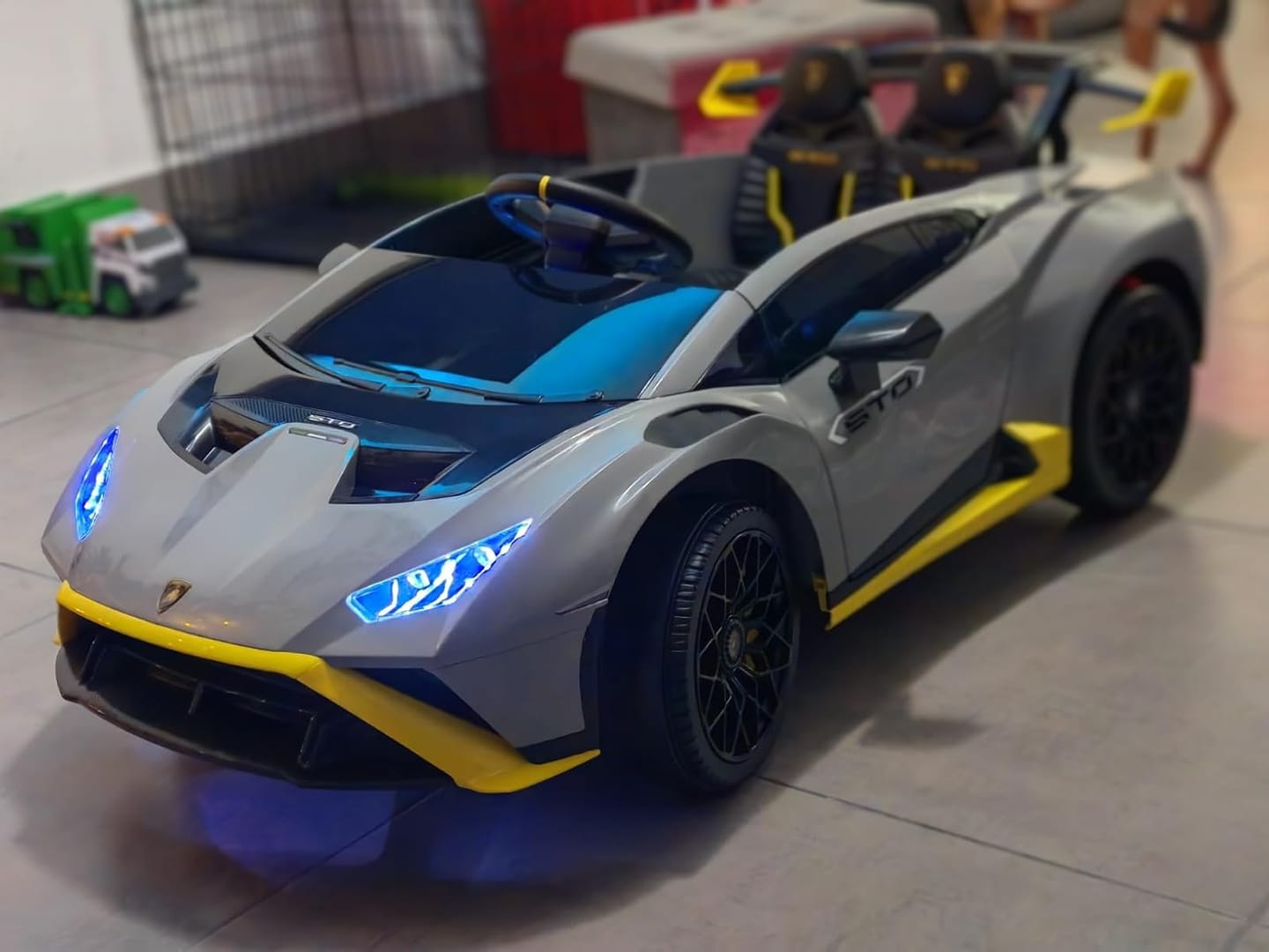 Customer photo review of TOBBI 24V Licensed Lamborghini sto Electric Kids Ride On Car