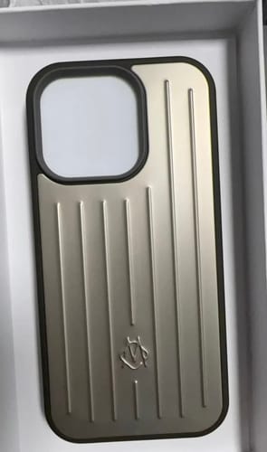 Customer photo review of Rimowa Titanium Case