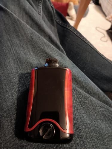 Customer photo review of Dual Chamber Disposable Vape 6G. Delta 9 - Sour Diesel - Wedding Cake