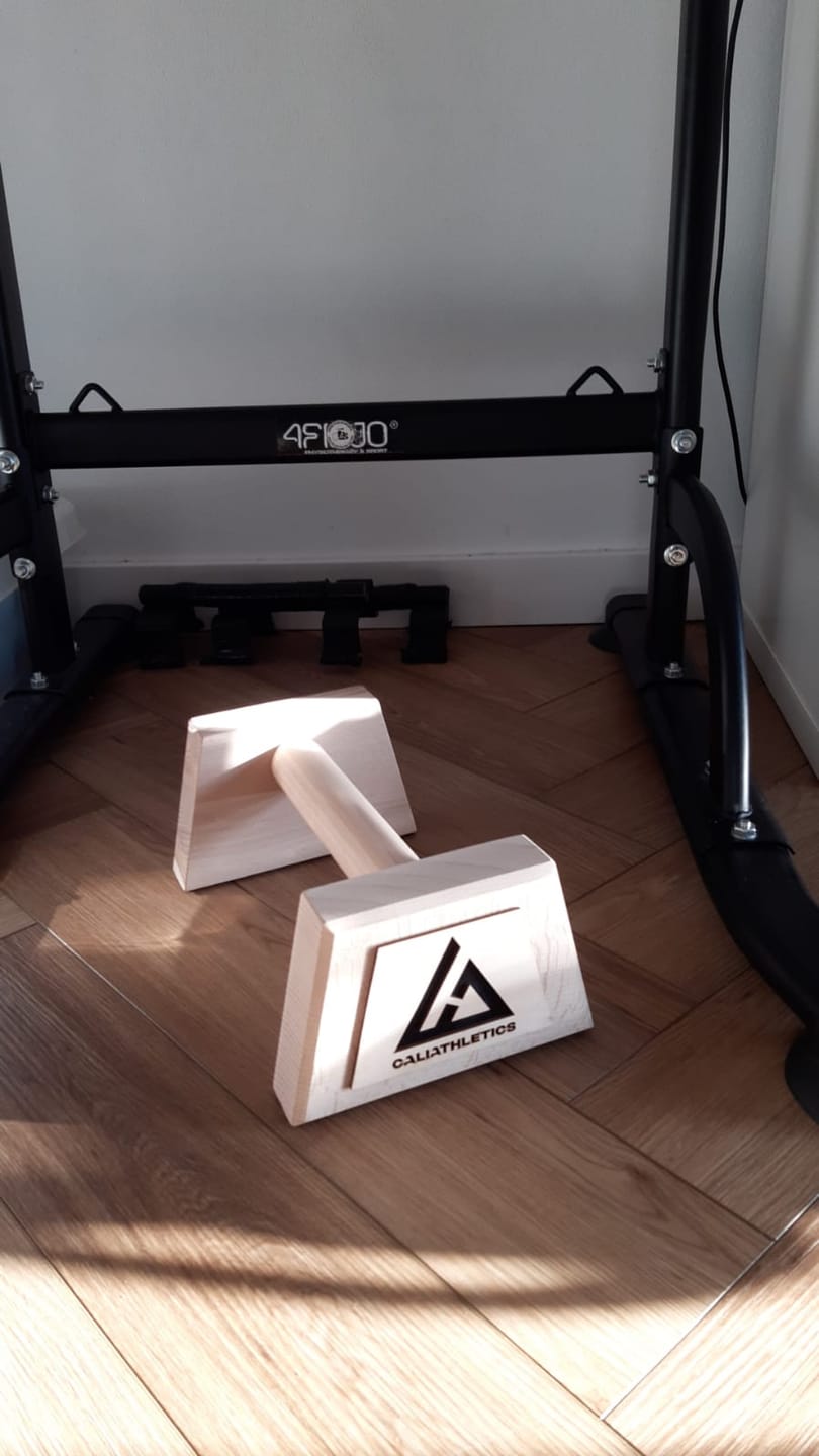 Customer photo review of Wooden Parallettes MEDIUM