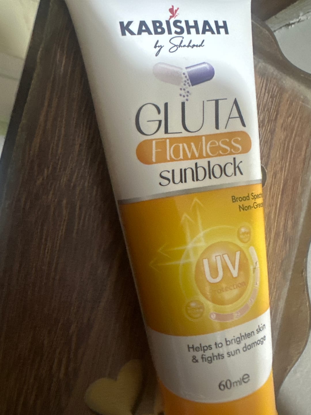 Customer photo review of Gluta Flawless Sunblock
