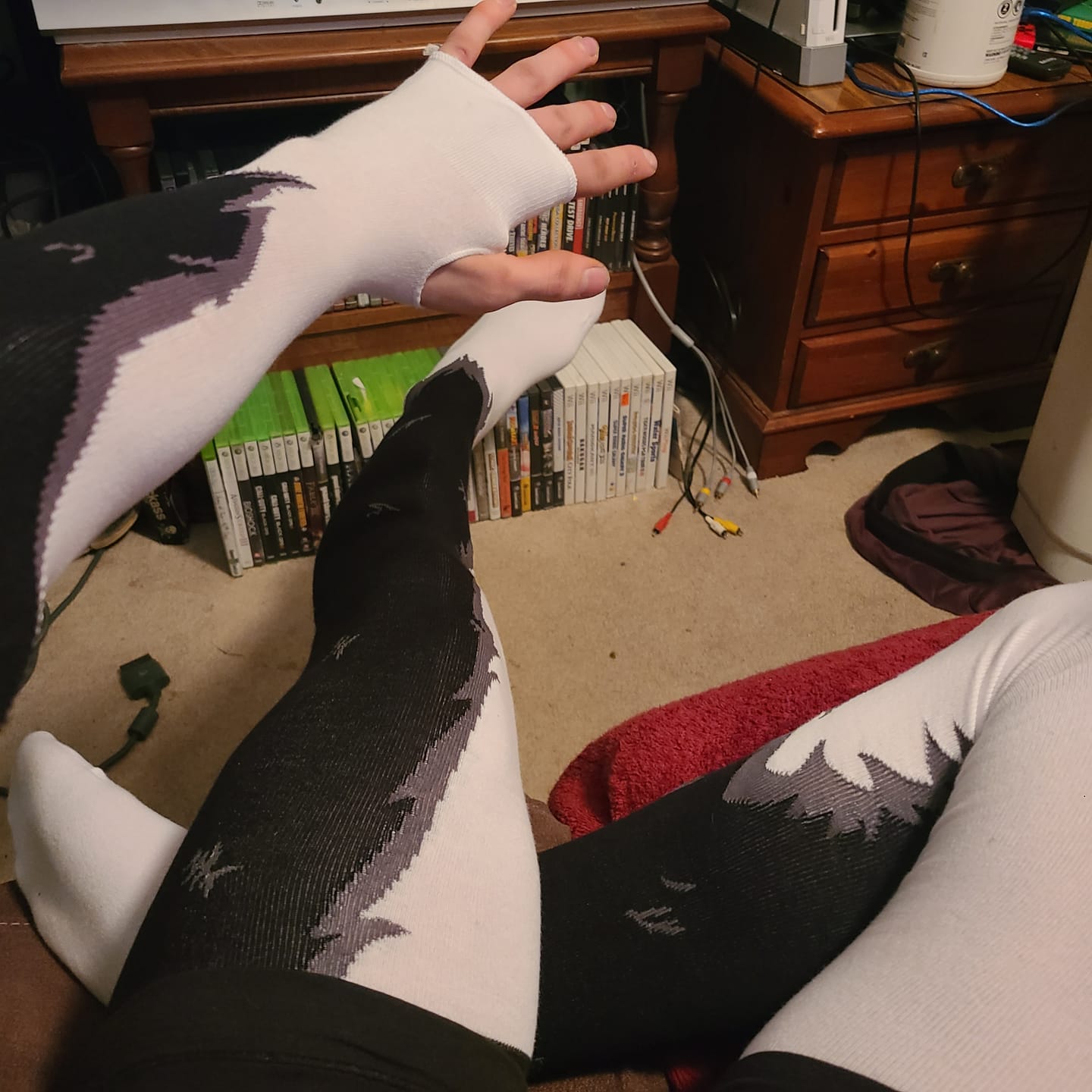 Customer photo review of "Just Plain" ToeBeanies Tuxedo Cat Mittens