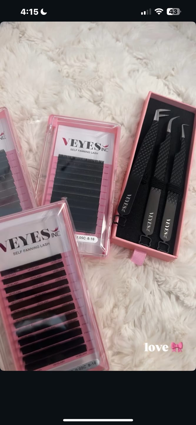 Customer photo review of Noir Fiber Tweezer Kit