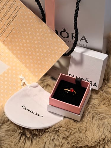 Customer photo review of ANILLO PANDORA PINCESA DISNEY BELLA Y LA BESTIA ROSA ENCANTADA ORO 14K