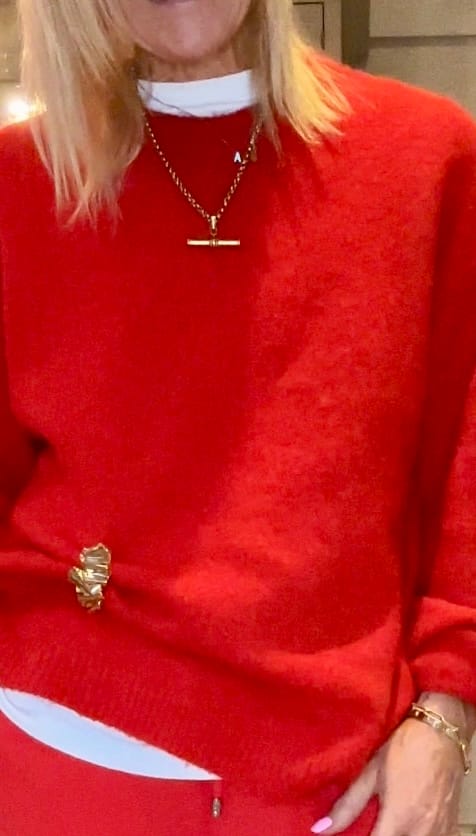 Customer photo review of XL T-Bar Necklace