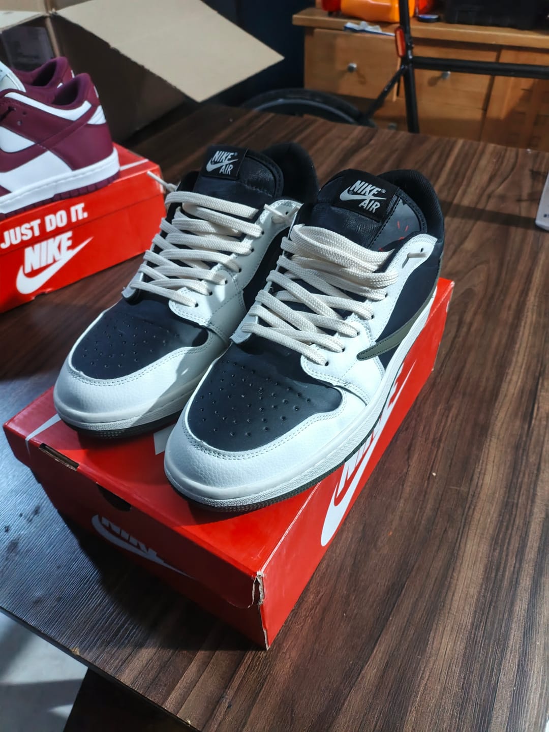 Customer photo review of Tenis Travis Low Olive