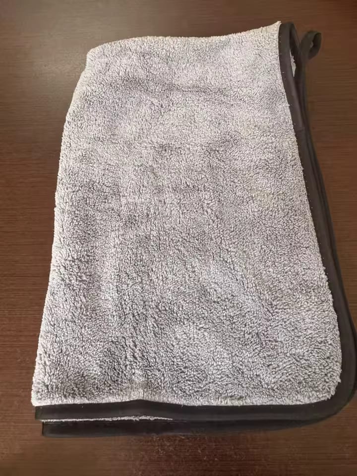 Customer photo review of Ultra Drying Towel XXL – Extra Thick & Ultra Absorbent Premium Microfiber