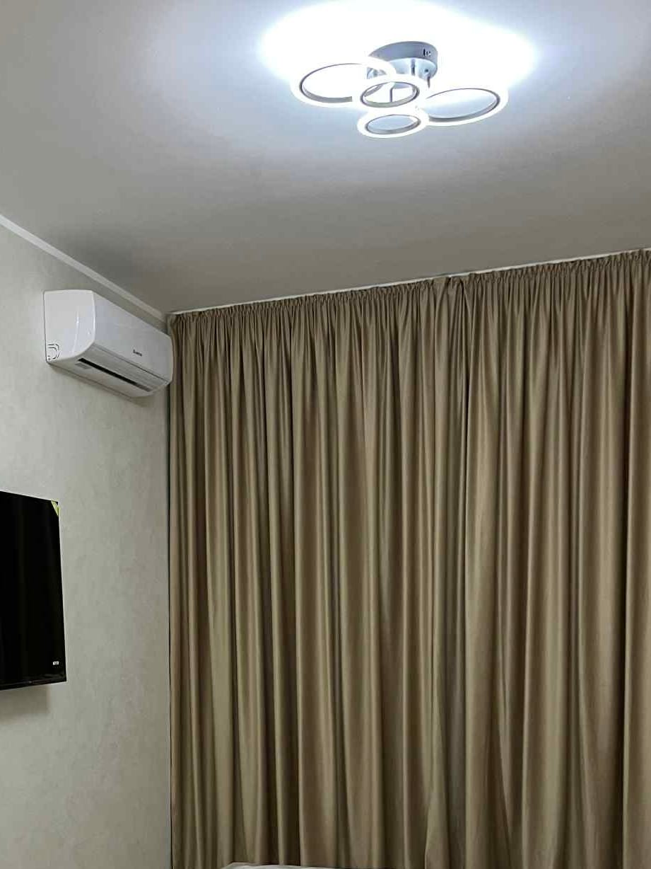 Customer photo review of Lustra LED 2+2 CIRCLE BLACK Echivalent 400W Telecomanda