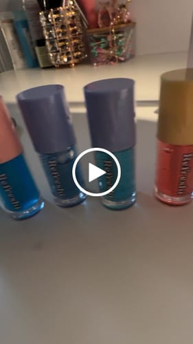 Customer video review of Refreshi Favs! Blue Lip Kit