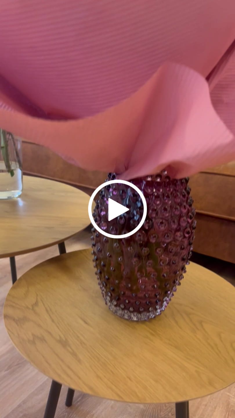 Customer video review of Oválná Hobnail Váza Underlay Violet