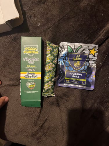 Customer photo review of PLUMA DE WAX - Hidden Hills Mini Mart 1gr