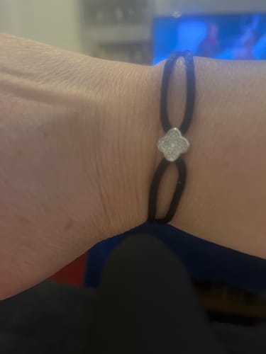 Customer photo review of MOISSANITE ICED CLOVER CORD BRACELET.