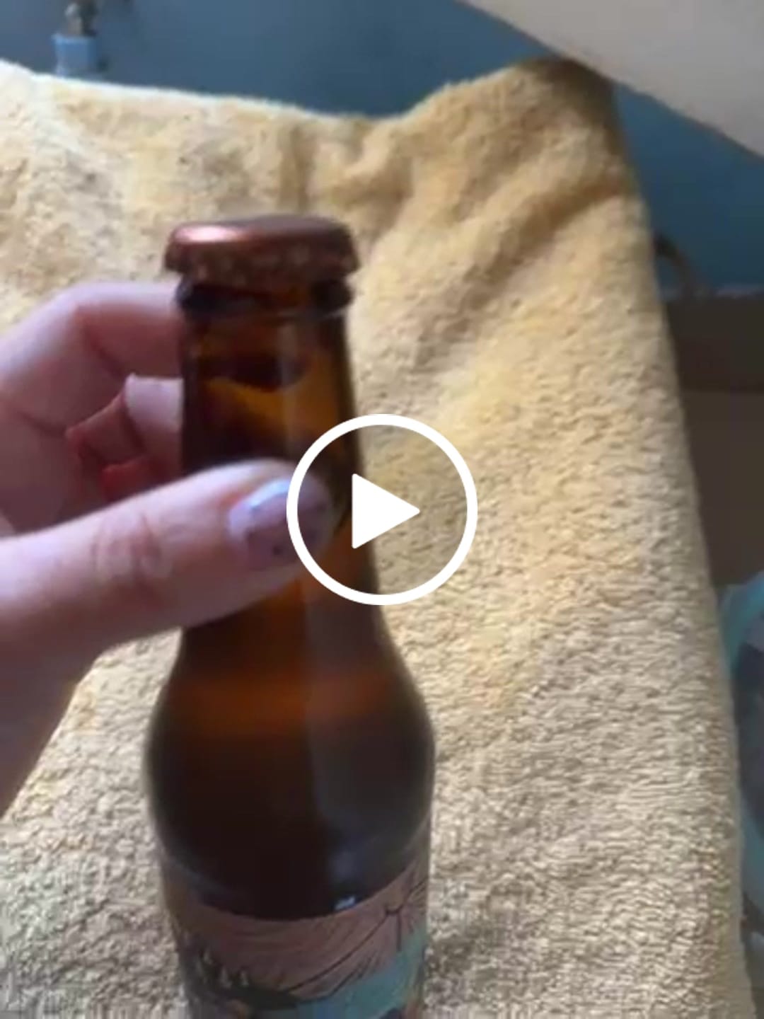 Customer video review of Caja Kombuchu Mix Café (12x333cc)