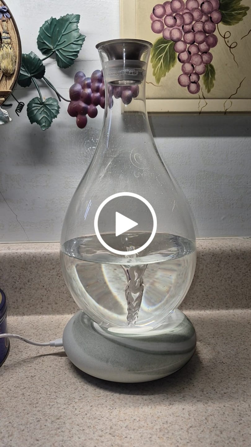 Customer video review of Swirl Structured Water Carafe