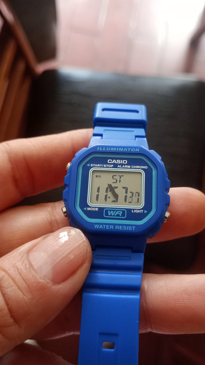 Customer photo review of Reloj Casio Vintage LA-20WH-2ADF Azul
