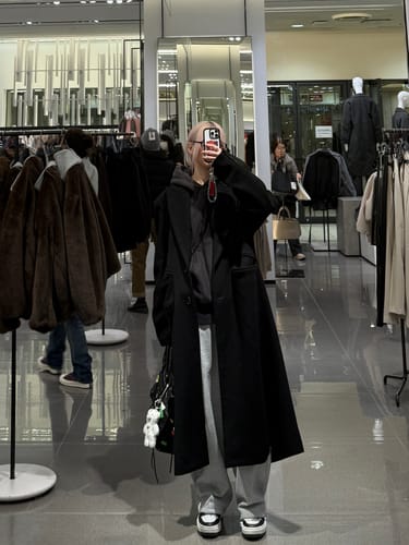 Customer photo review of WARDEN EDGE Oversized Wool Coat - Classic Longline Silhouette