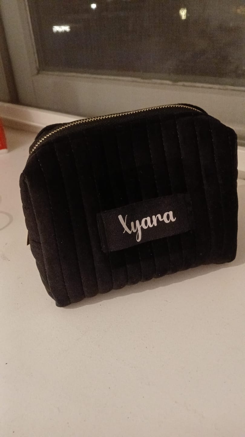 Customer photo review of Beauty - Gepersonaliseerd make-up tasje van premium fluweel