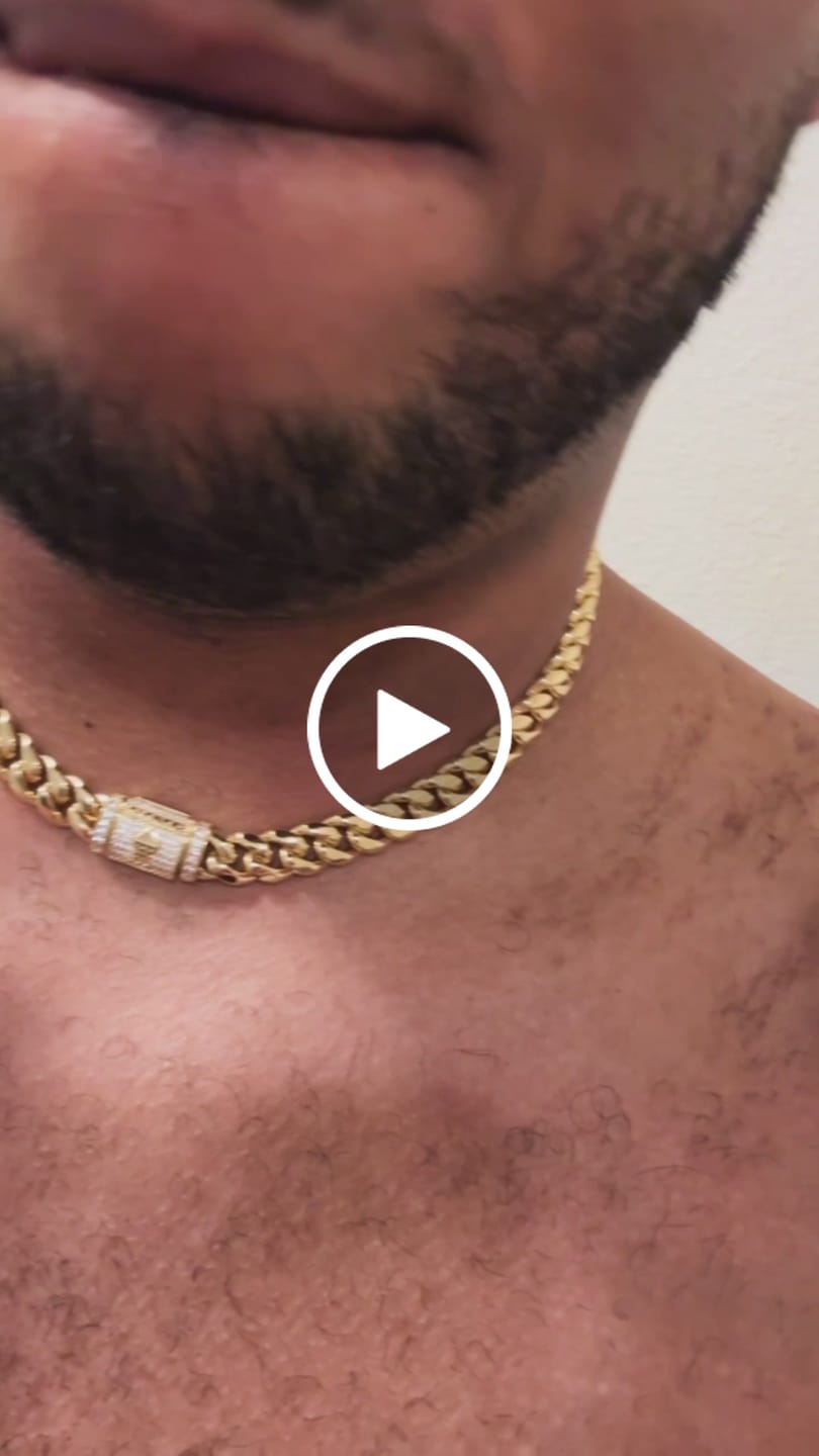 Customer video review of 10mm Cuban Moissanite Clasp Chain - 18K Vermeil - D Colour - VVS1