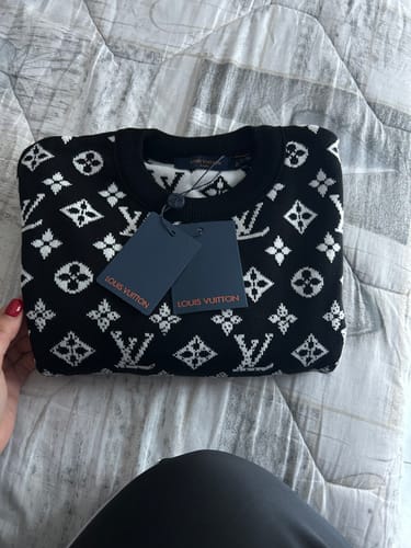 Recensione con foto di un cliente su Maglione LV Monogram