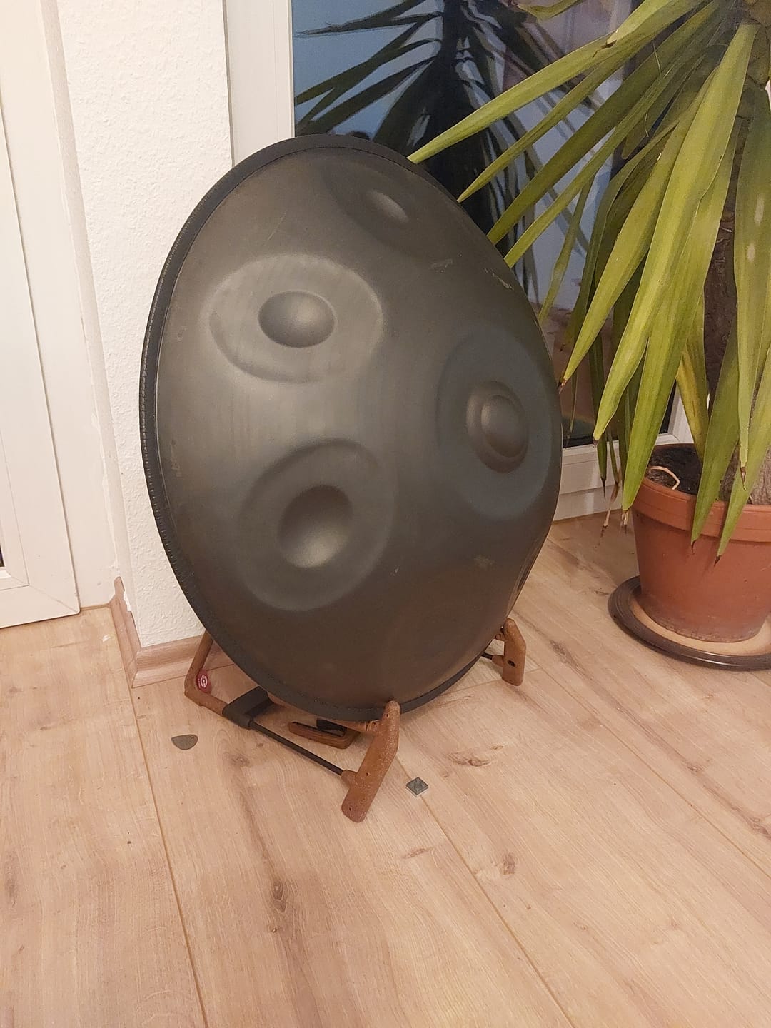Customer photo review of Handpan Halter / Allzweck Musikinstrumentenständer
