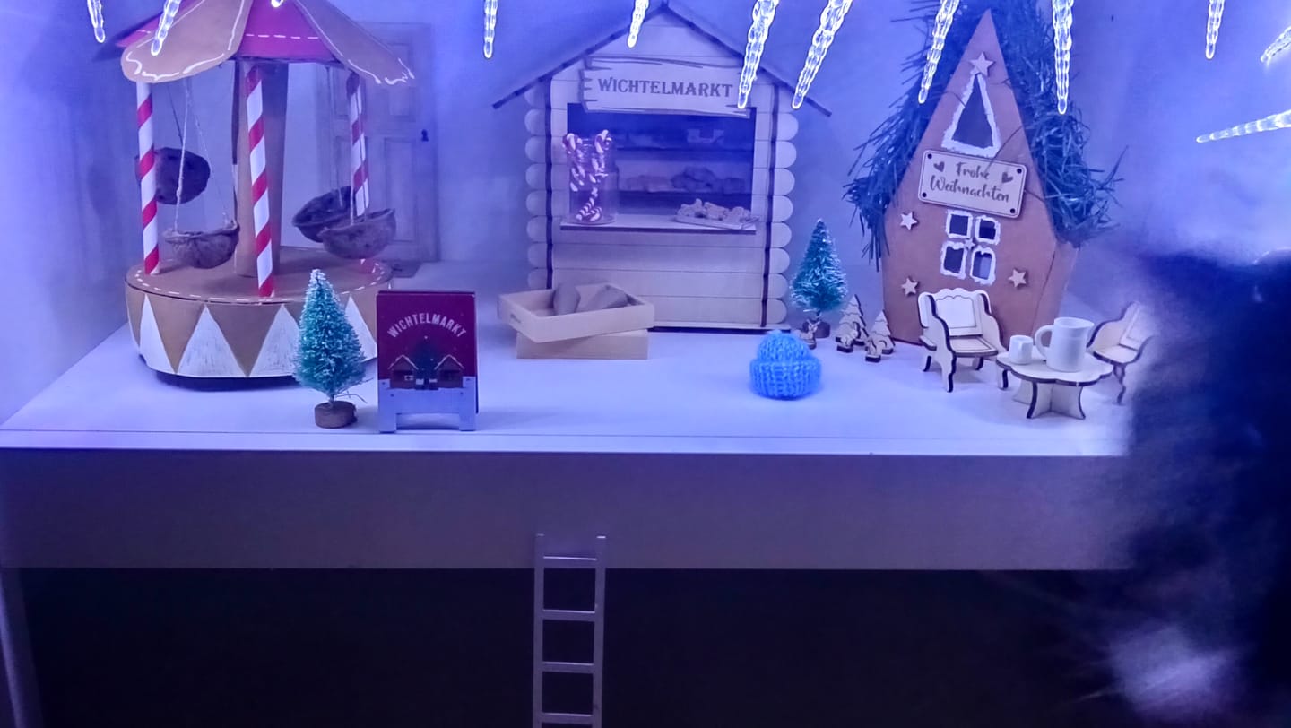 Customer photo review of Wichtel Weihnachtsmarkt – Bastelset für deinen magischen Mini-Markt