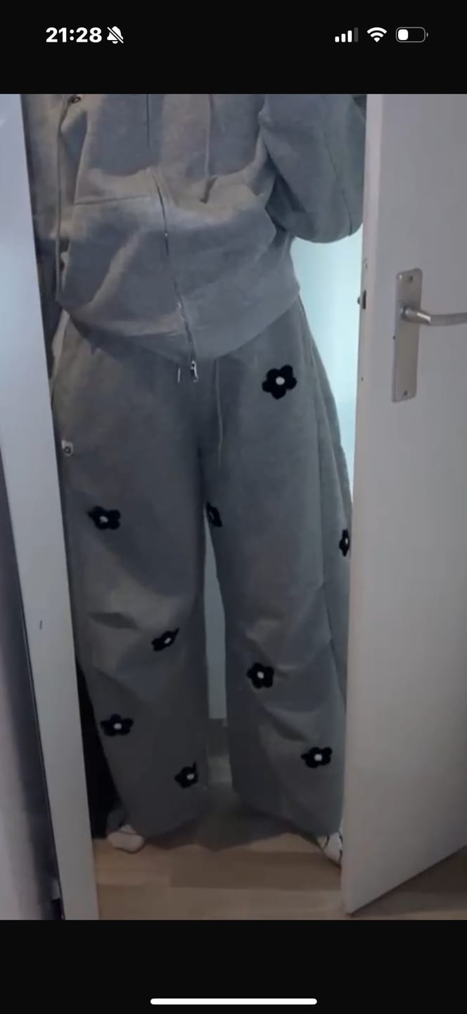 Customer photo review of Aelfric Eden Floral Embroidery Baggy Barrel Sweatpants
