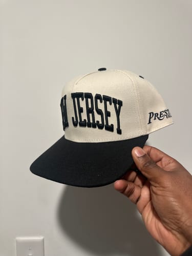 Customer photo review of NEW JERSEY SNAPBACK - OFF WHITE EDITION