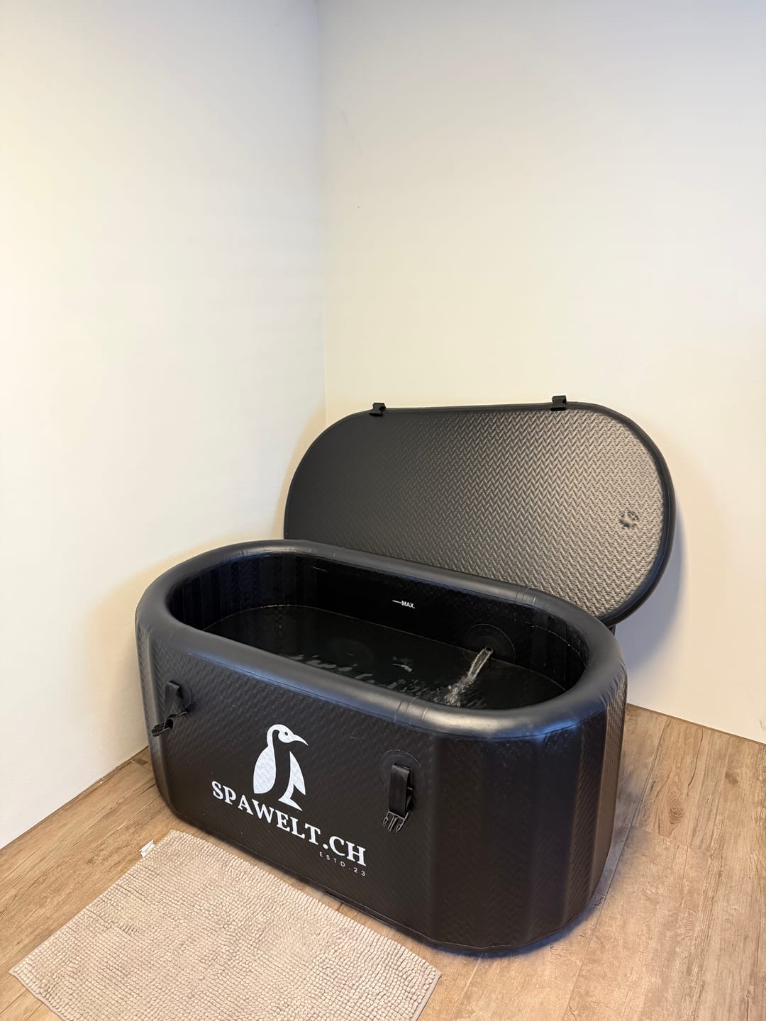 Customer photo review of Ice Tub Pro 2 – Eisbad Komplettset 280 L, Cold Plunge Outdoor, mit Kühlgerät & Zubehör