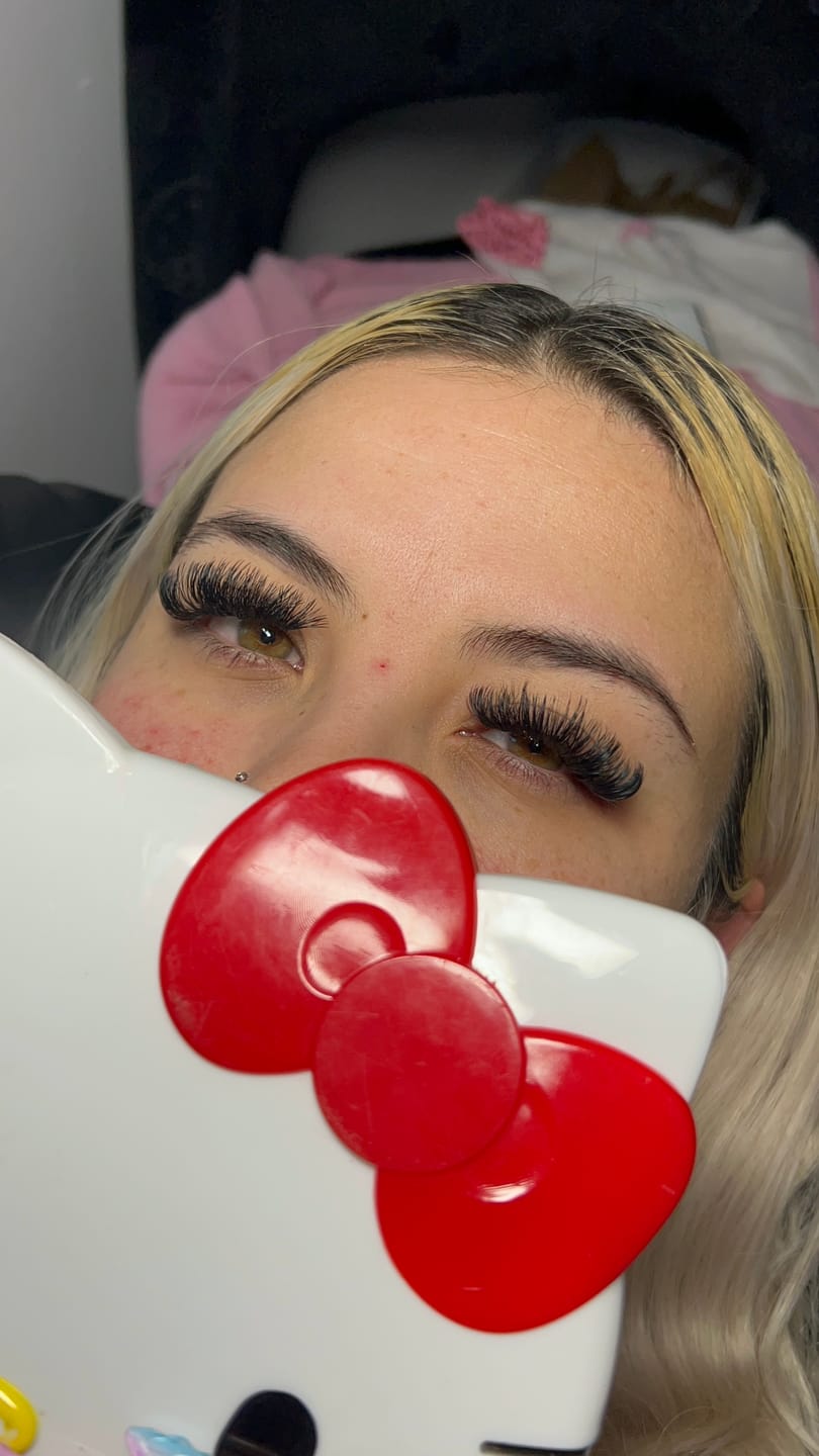 Customer photo review of Extra Strong - Lash Extension Glue