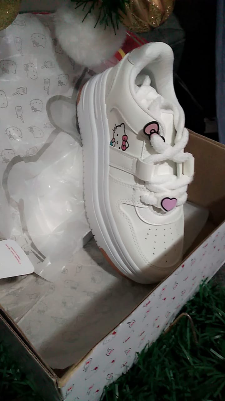 Customer photo review of HK Pink Bow Sneaker